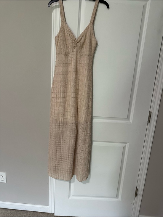 Jessica Simpson Dresses & Skirts - Jessica Simpson Beige Crochet Midi Dress